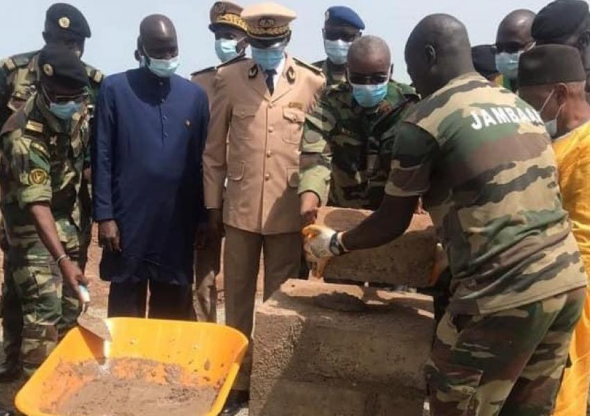 Cérémonie de pose de 1ère pierre du camp militaire de Goudiry