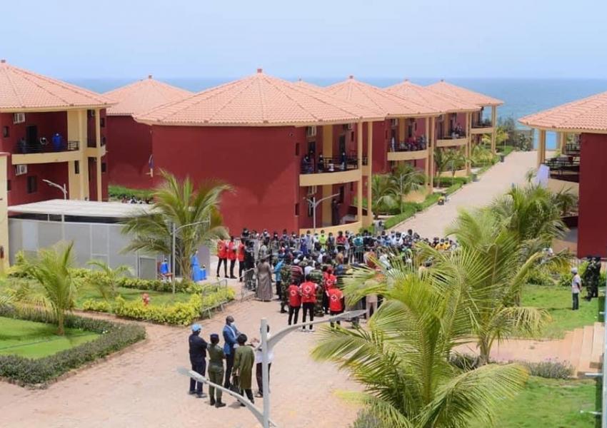 Covid 19: Visite du ministre de la Santé au centre de guéreo en compagnie du ministre des forces arm