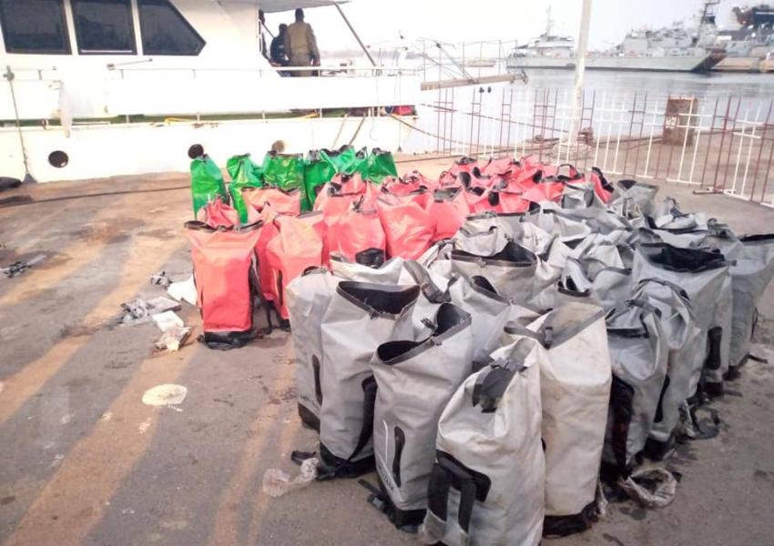 un navire transportant 2026 kg de cocaïne pure a été intercepté par les vedettes de la marine nation